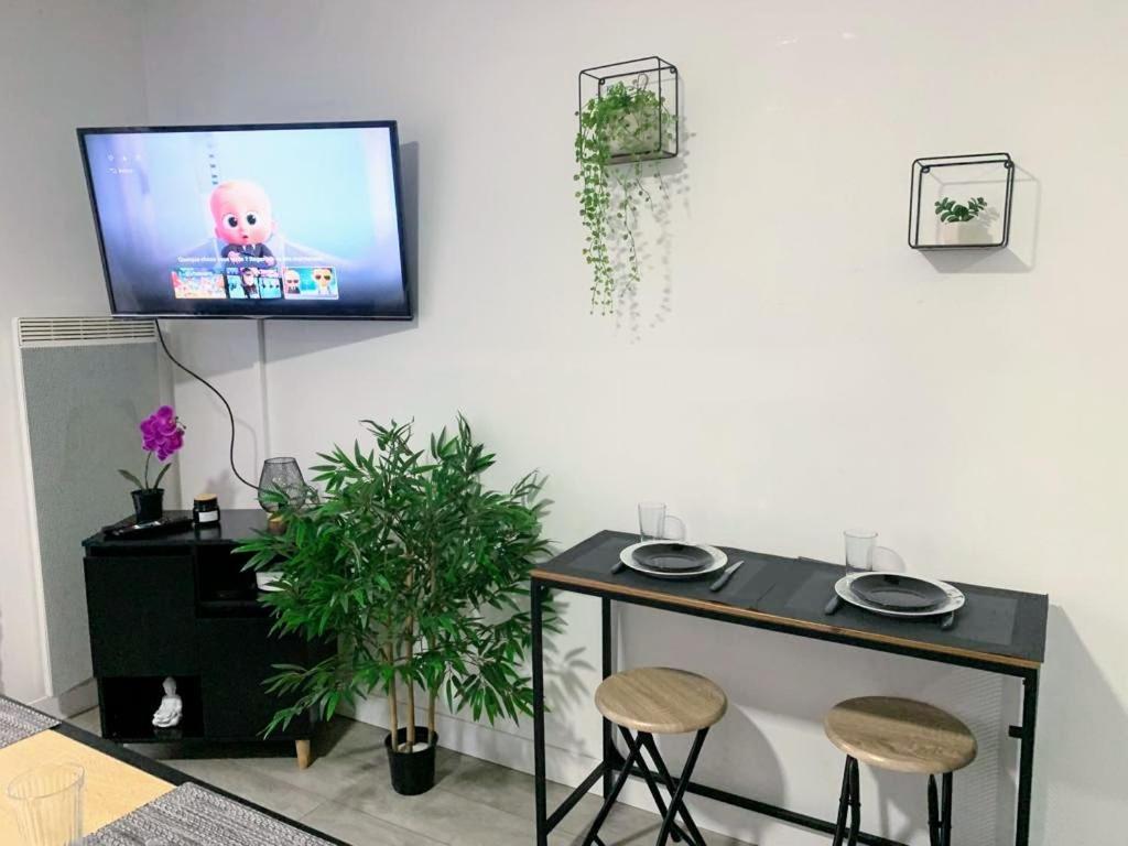 Apartament Studio - 1 Min Rer - 10Min Disney & 30 Min Paris - Free Parking & Wifi Bussy-Saint-Georges Zewnętrze zdjęcie